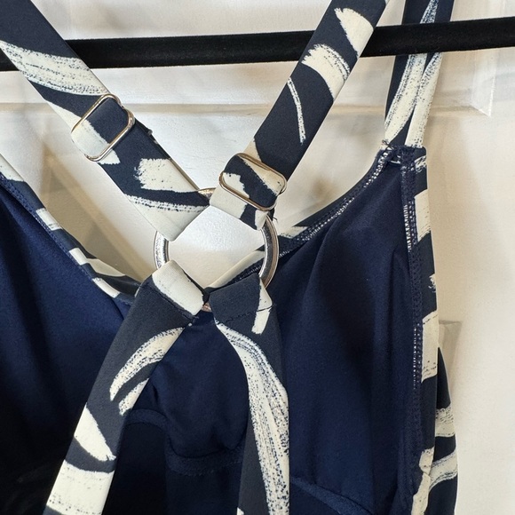 NWT Hurley UPF50+ Geometric Full-piece Swimsuit Women’s XXL - Picture 11 of 11